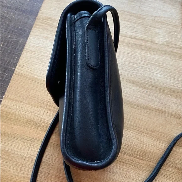 Vintage Coach Black Leather Scooter Bag 9893 - Picture 3 of 16